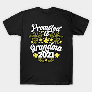 Promoted To Grandma Baby Reveal Grandma design T-Shirt